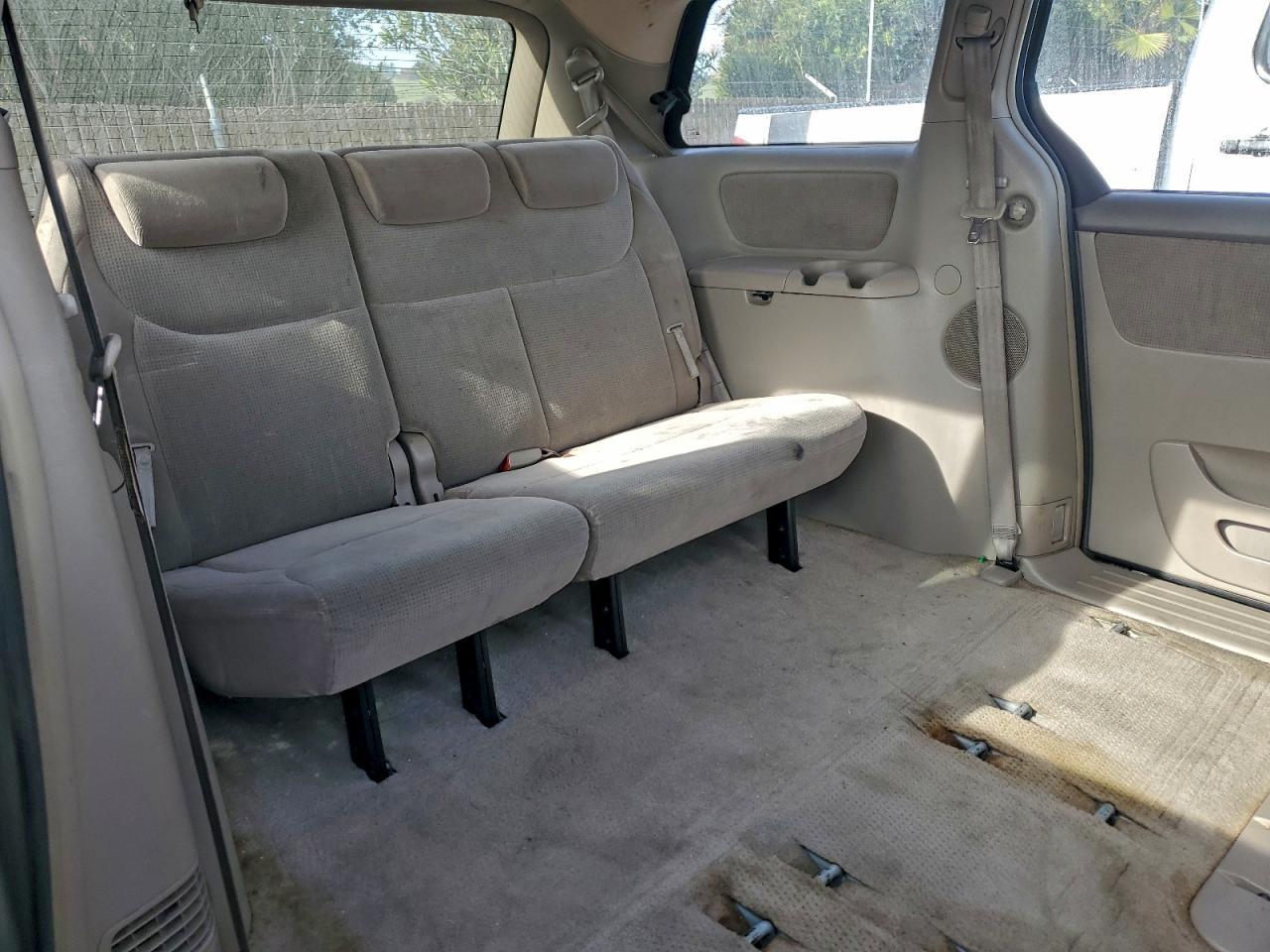 2005 TOYOTA SIENNA