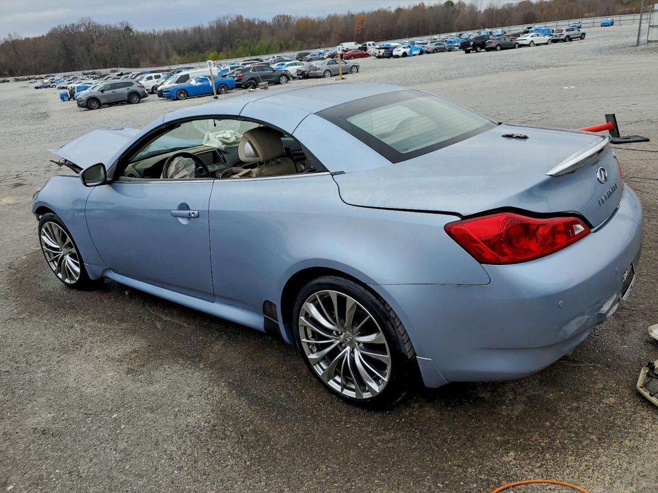 2013 INFINITI G37