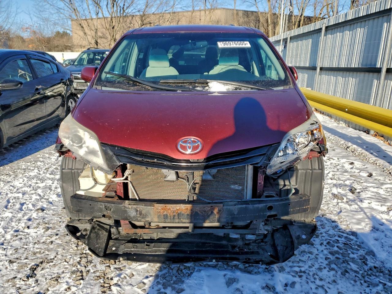 2014 TOYOTA SIENNA