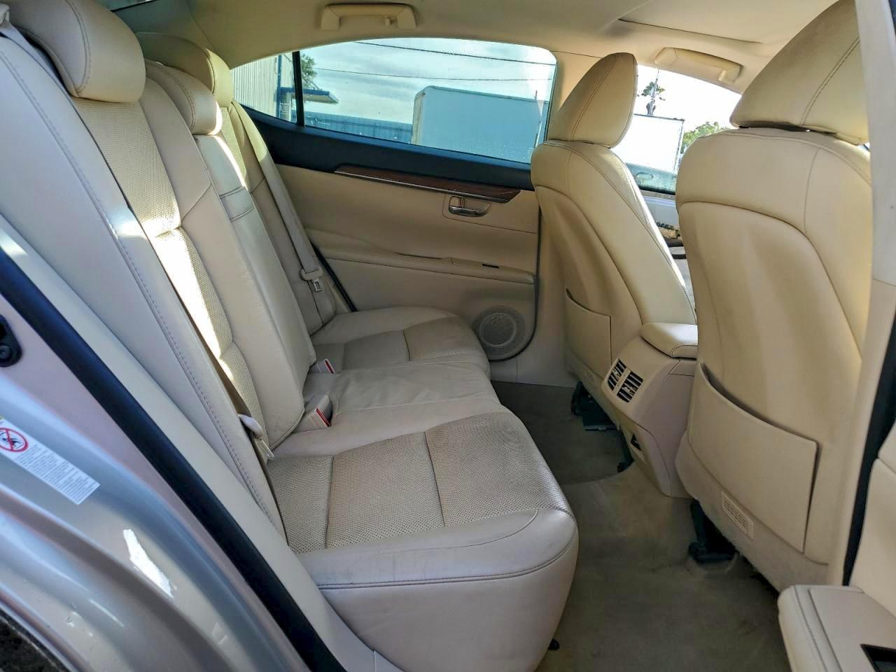 2013 LEXUS ES 300H
