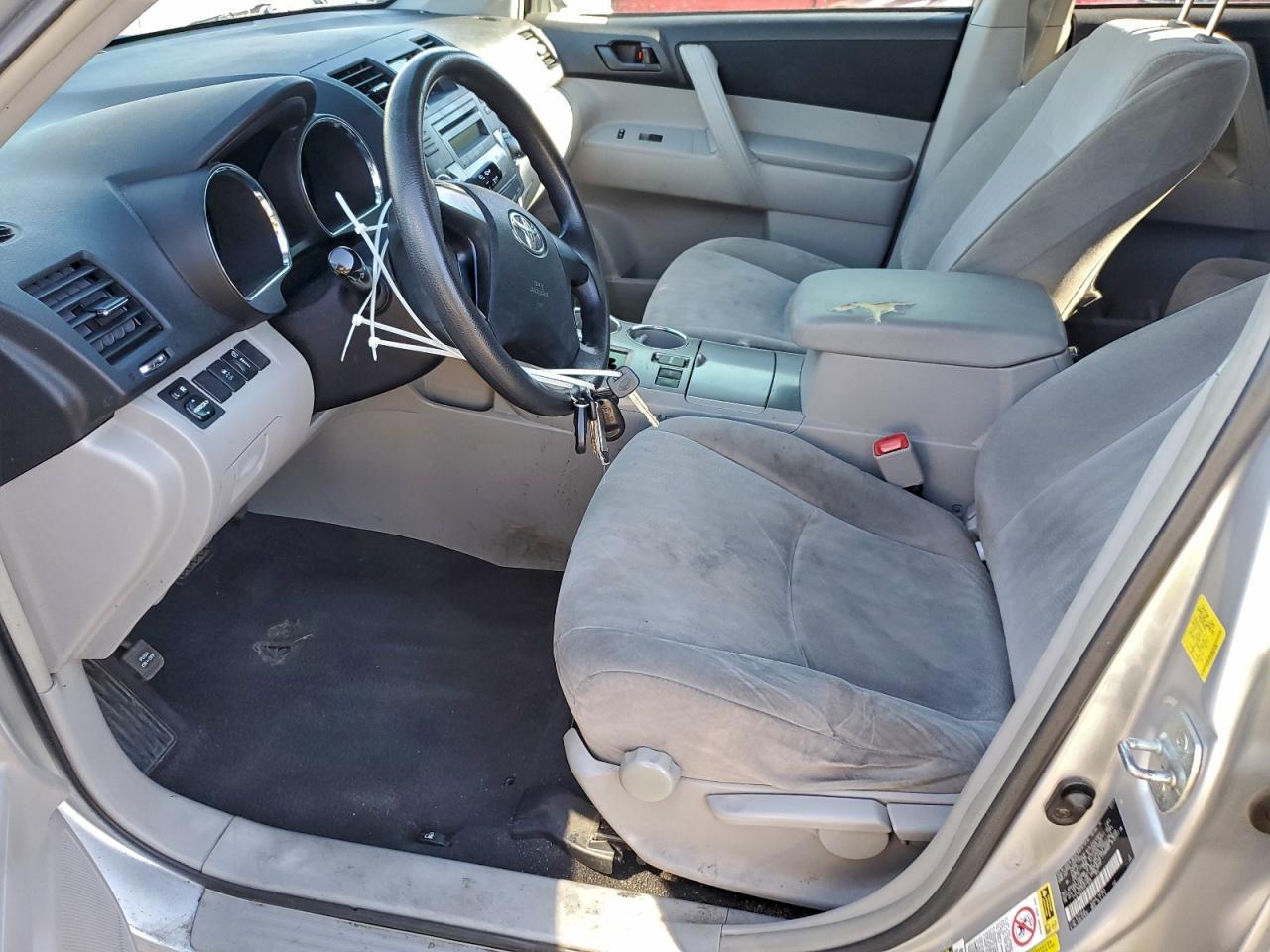 2011 TOYOTA HIGHLANDER