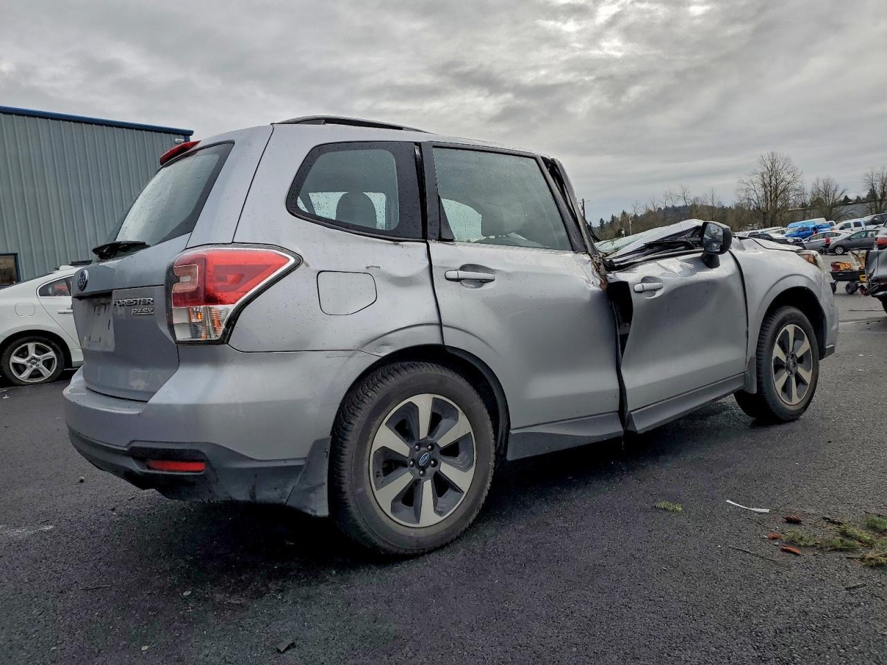 2017 SUBARU FORESTER