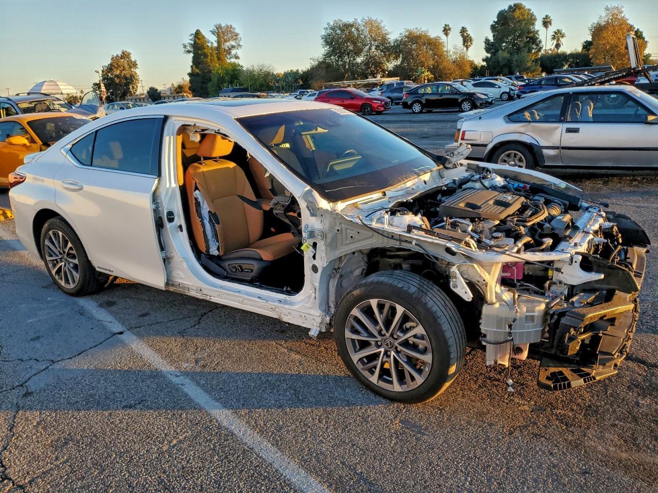 2022 LEXUS ES 300H