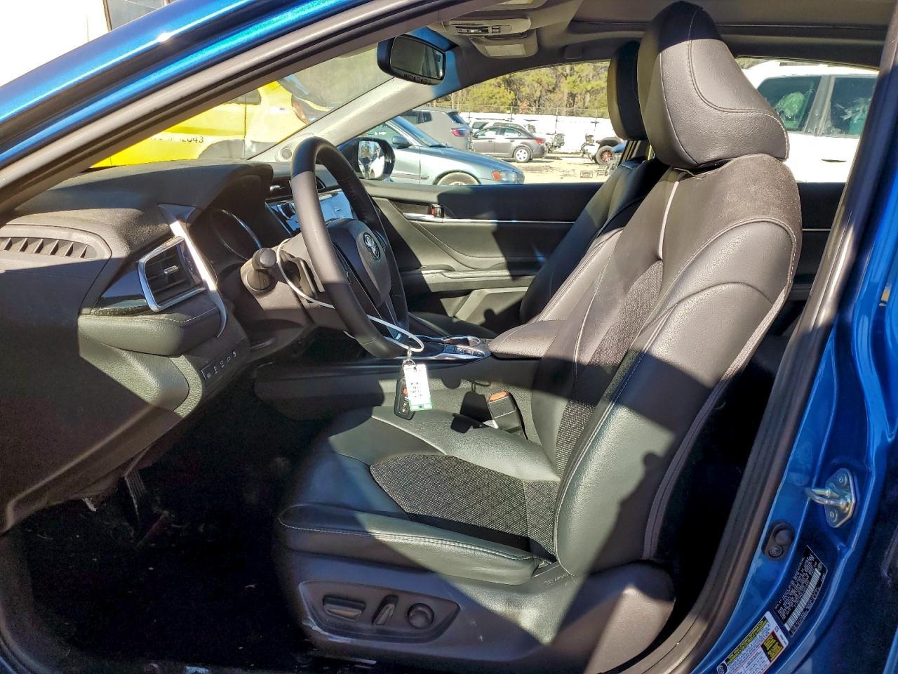 2018 TOYOTA CAMRY