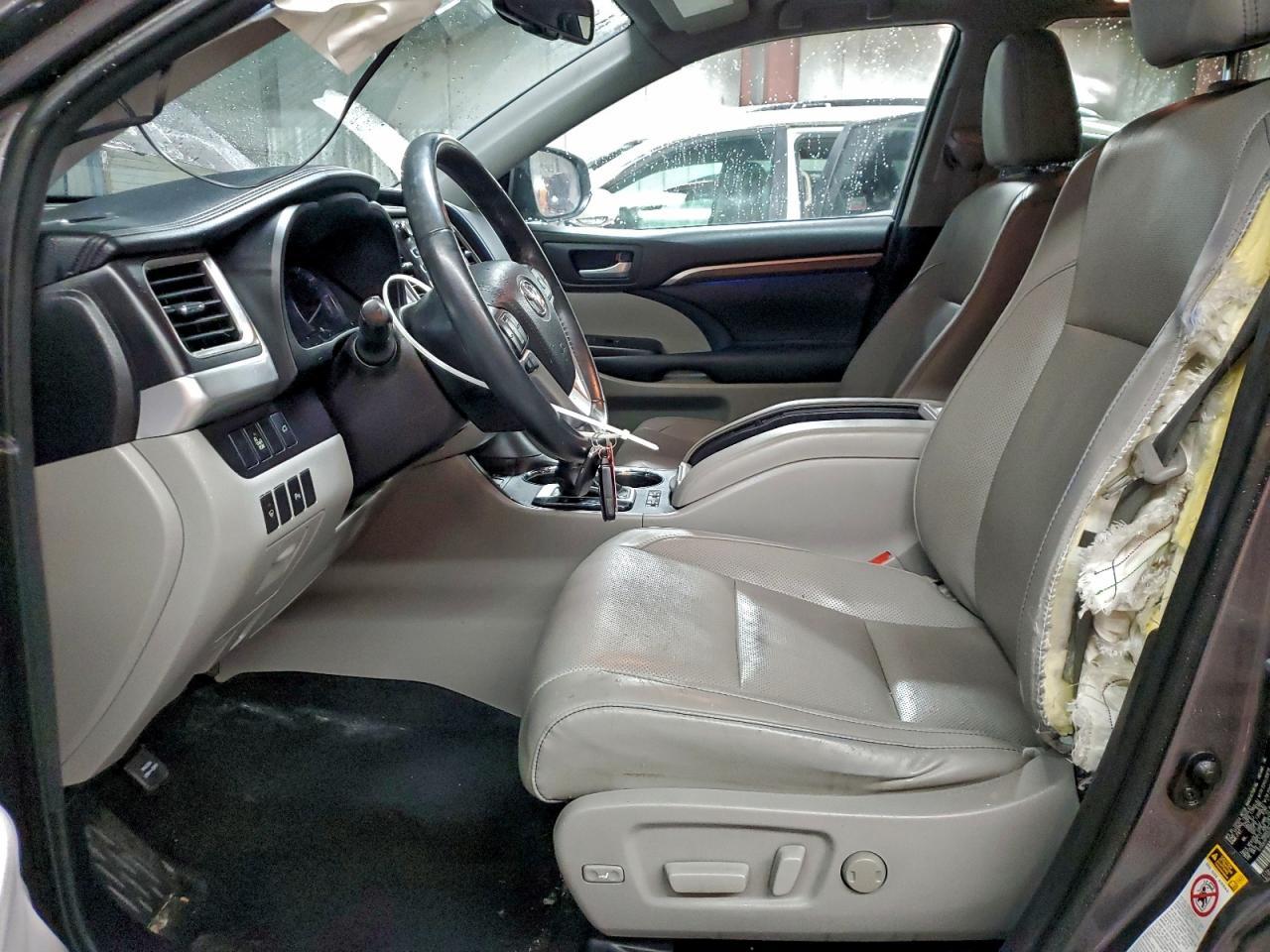 2016 TOYOTA HIGHLANDER