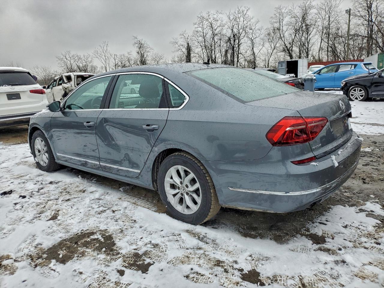 2017 VOLKSWAGEN Passat