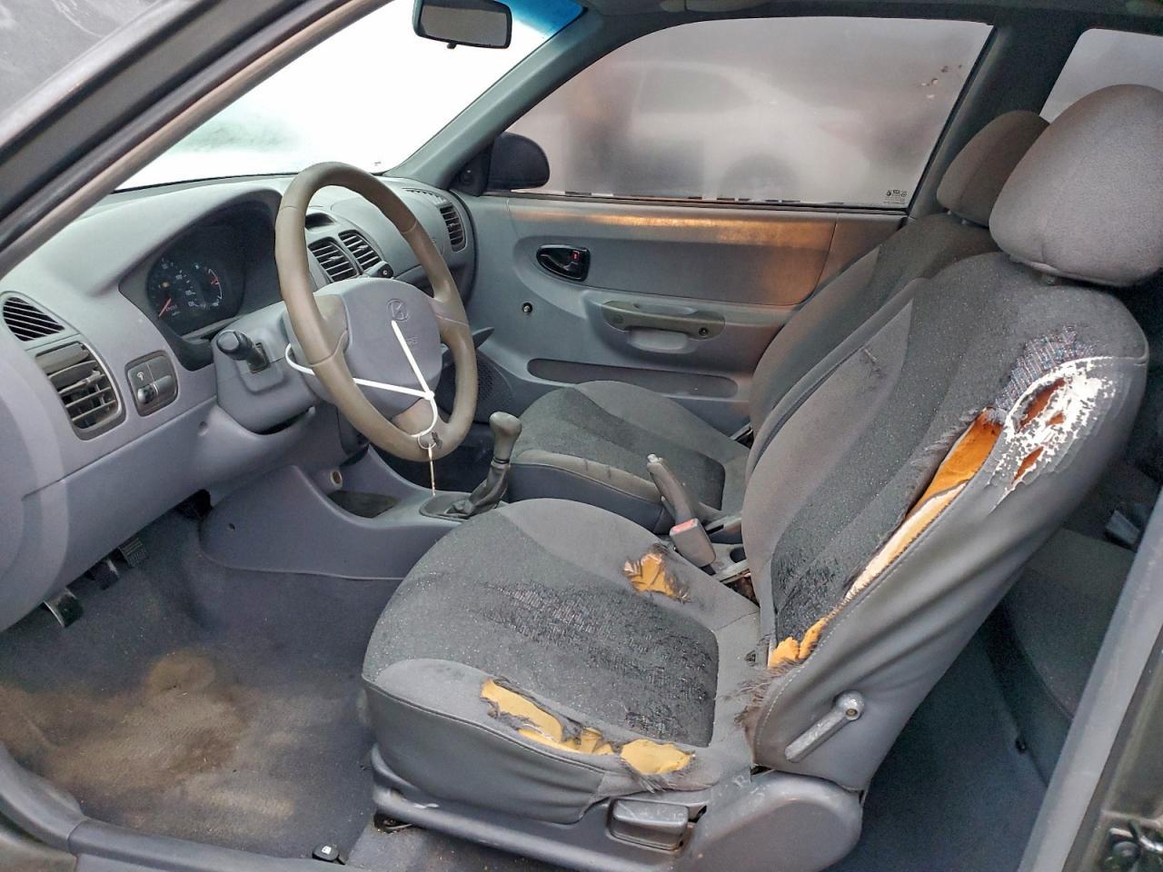 2001 HYUNDAI ACCENT
