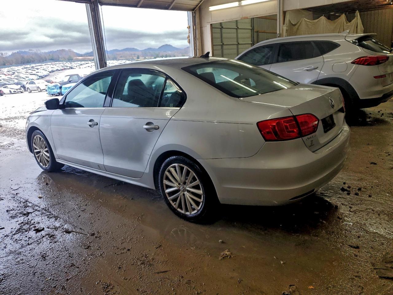 2011 VOLKSWAGEN JETTA