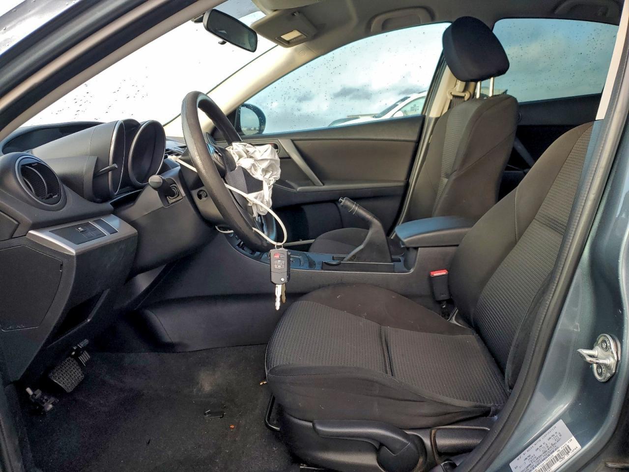 2013 MAZDA 3