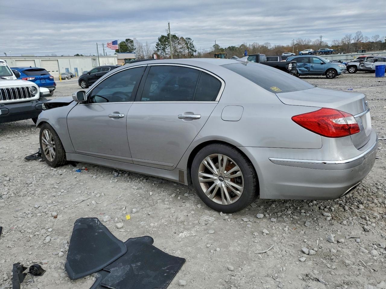 2013 HYUNDAI GENESIS