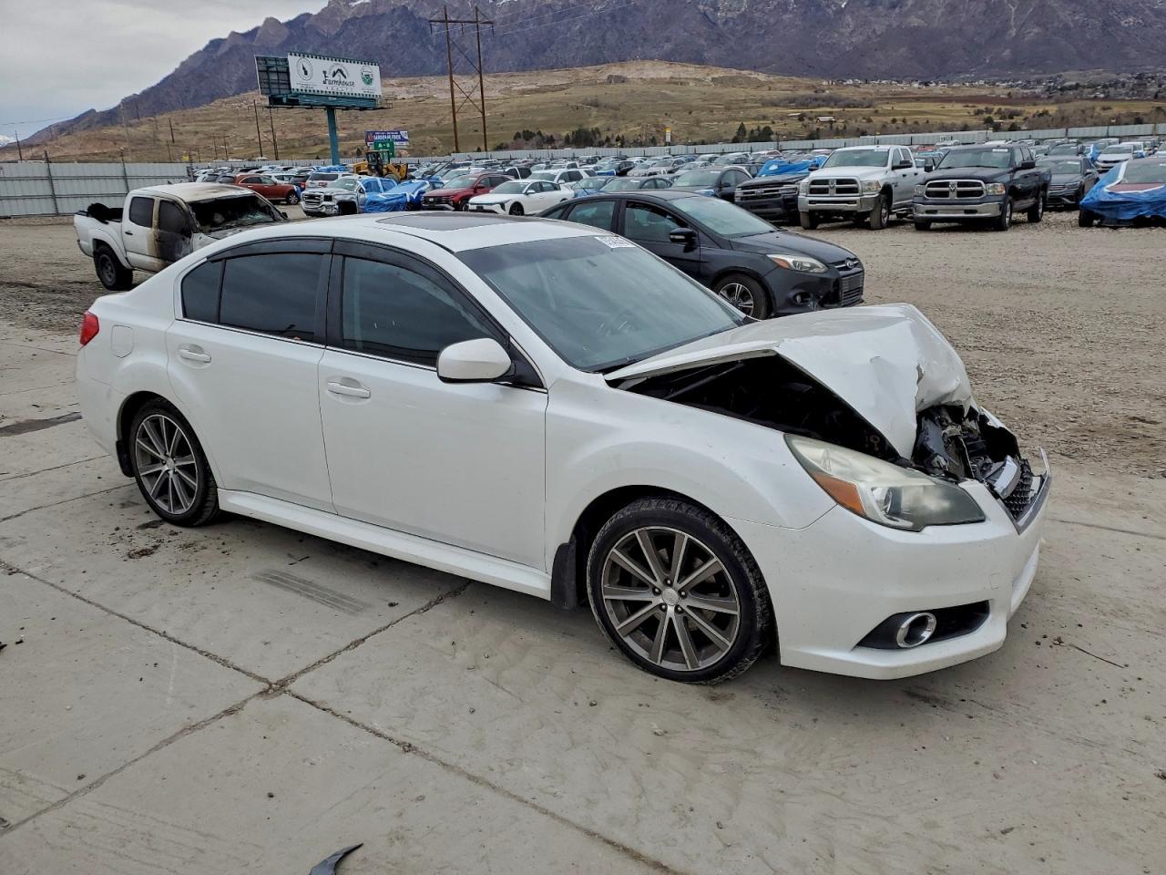 2013 SUBARU Legacy
