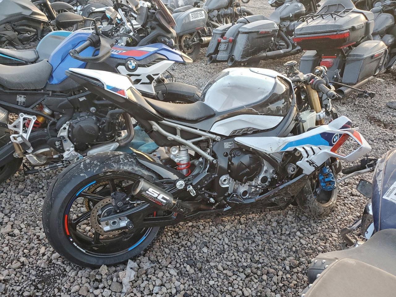 2025 BMW S 1000