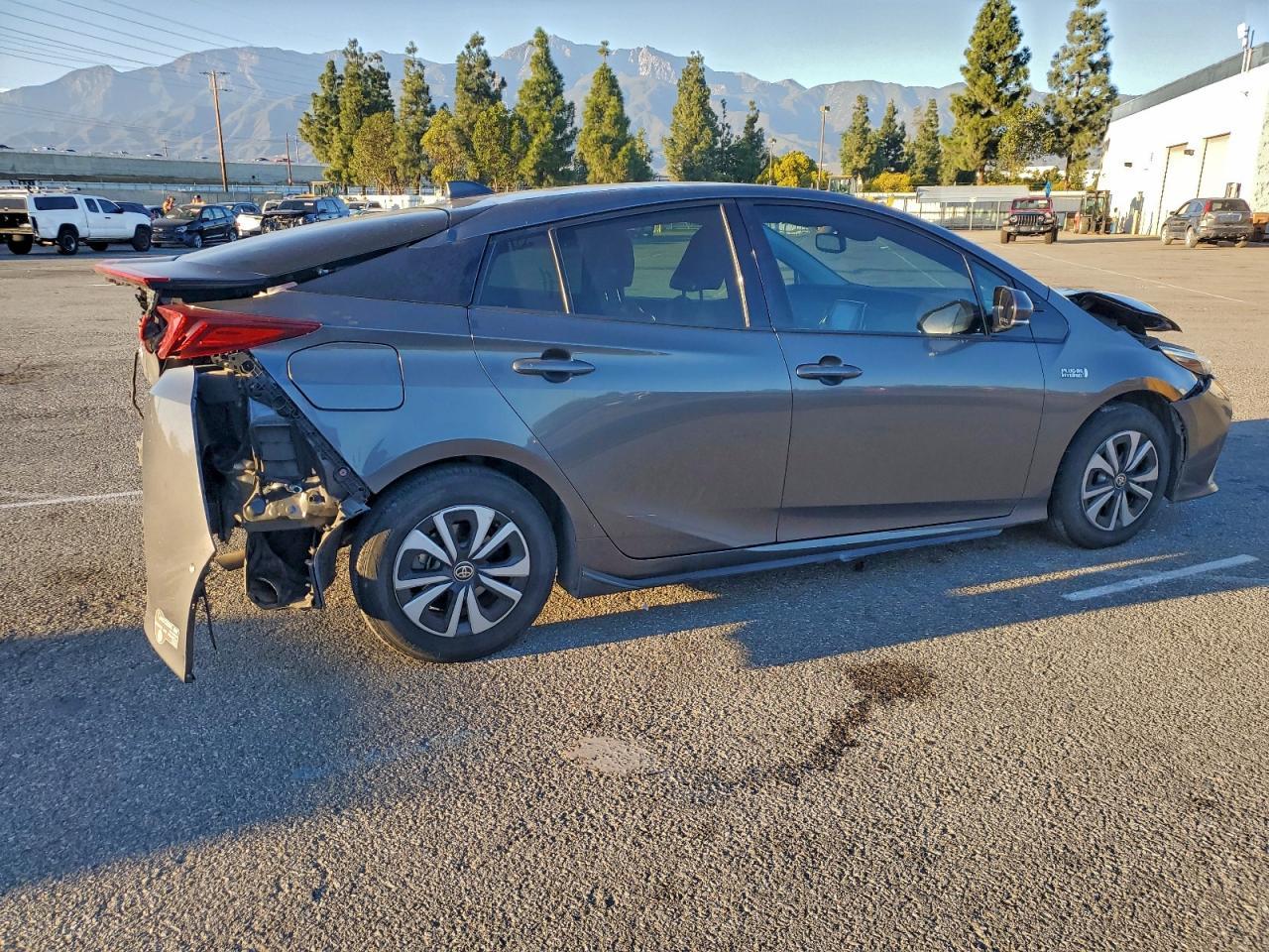 2017 TOYOTA Prius Prime