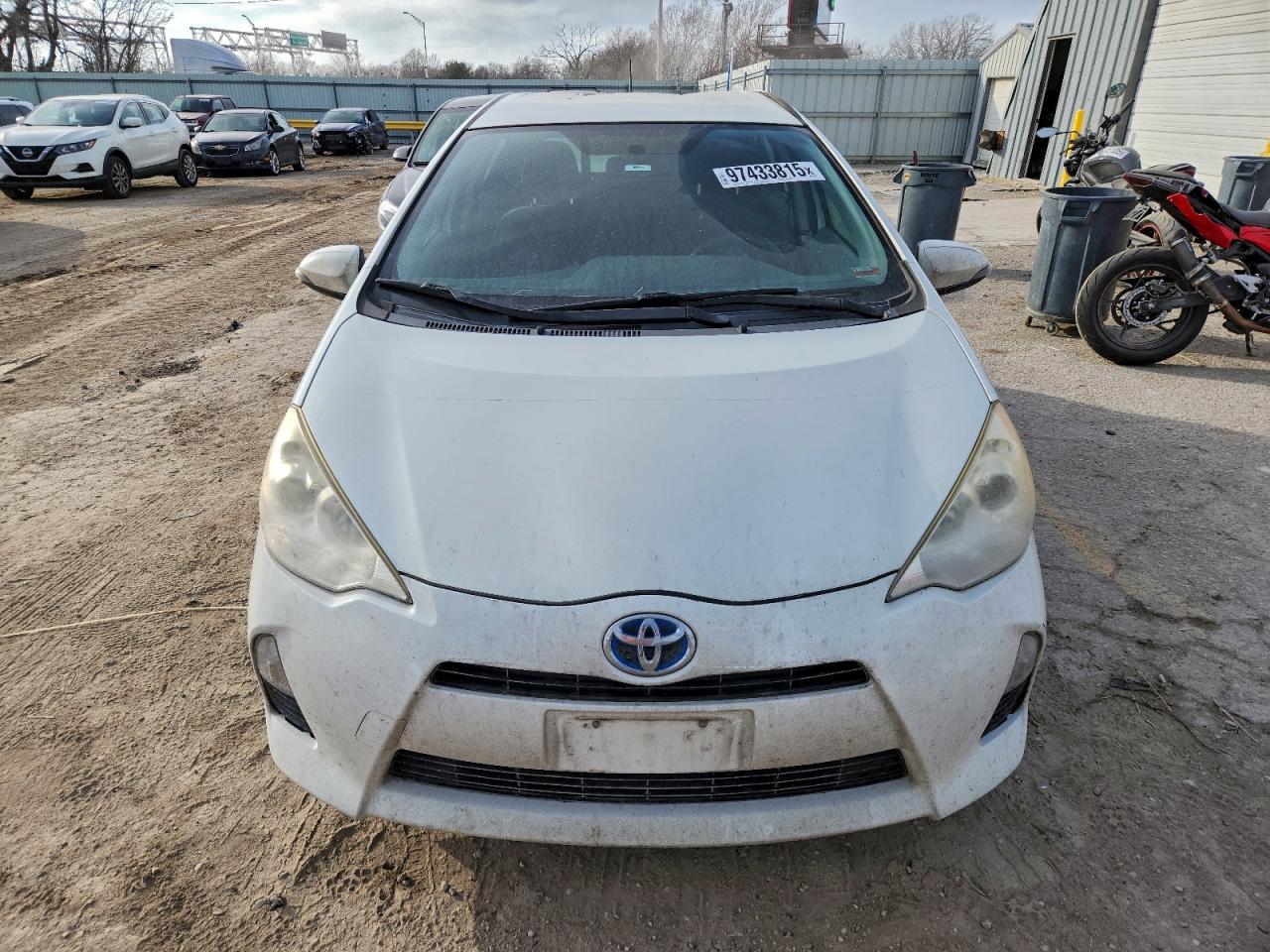 2013 TOYOTA Prius c