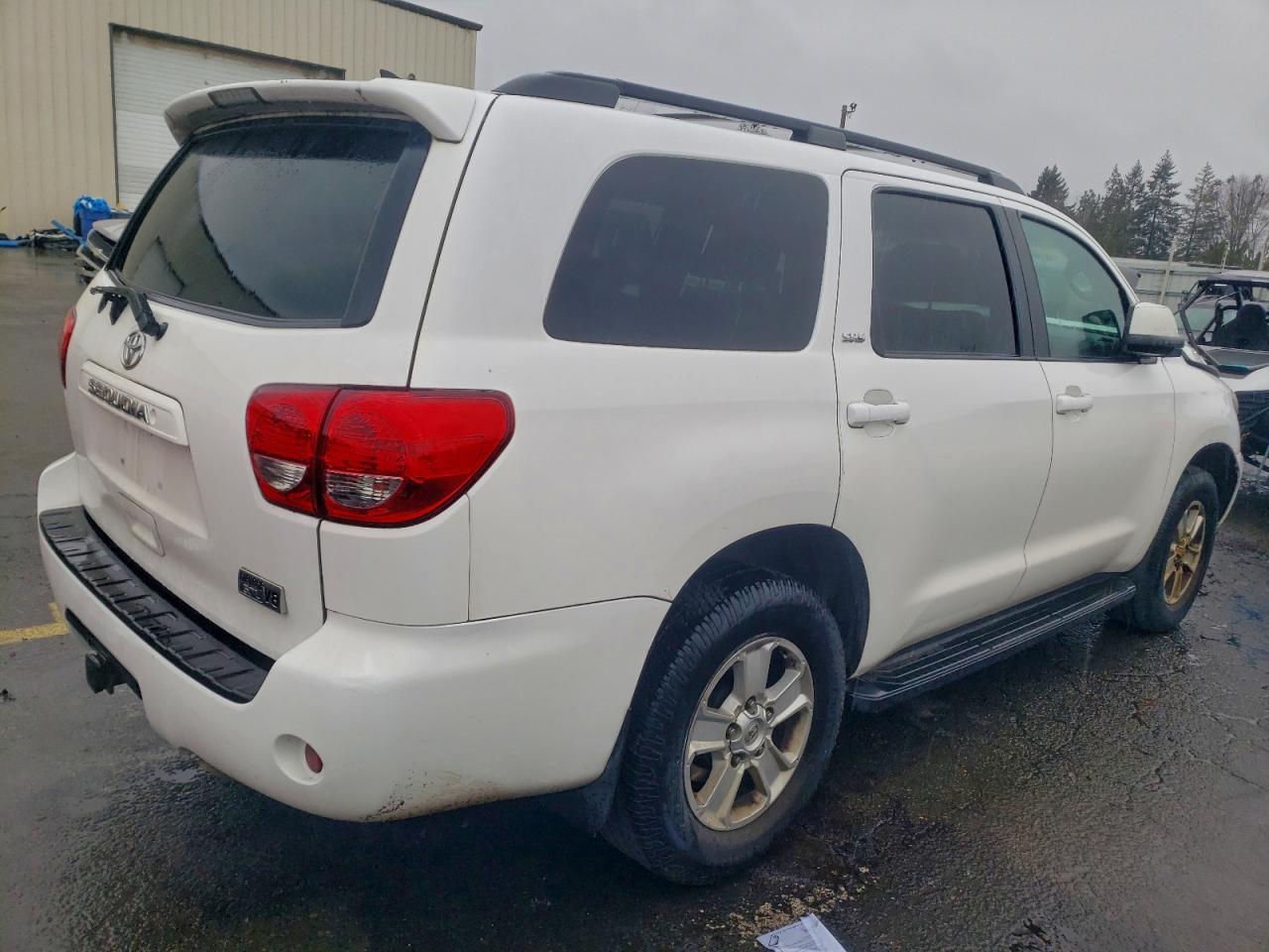 2011 TOYOTA Sequoia