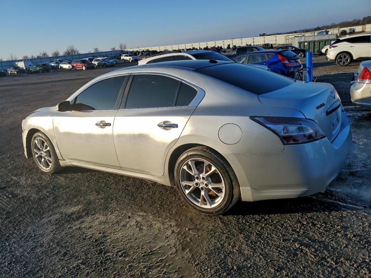 2014 NISSAN Maxima