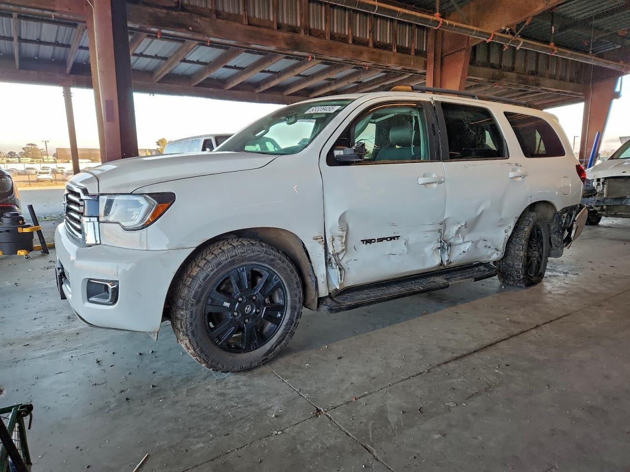 2020 TOYOTA Sequoia