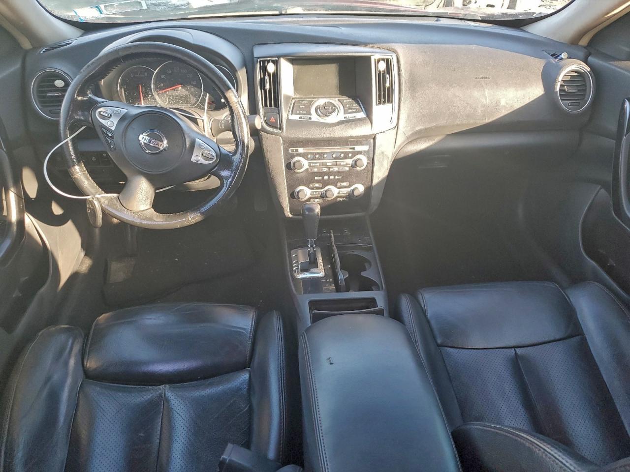 2010 NISSAN Maxima