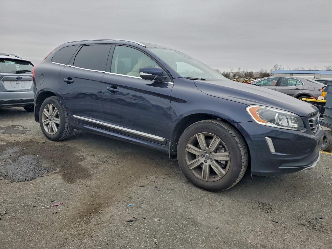 2017 VOLVO XC60