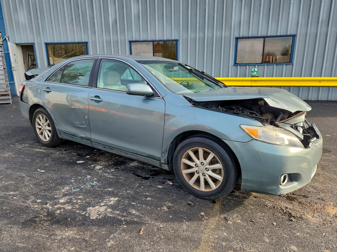 2011 TOYOTA CAMRY