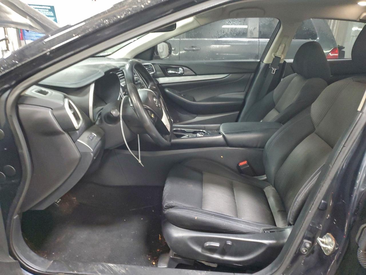 2017 NISSAN Maxima