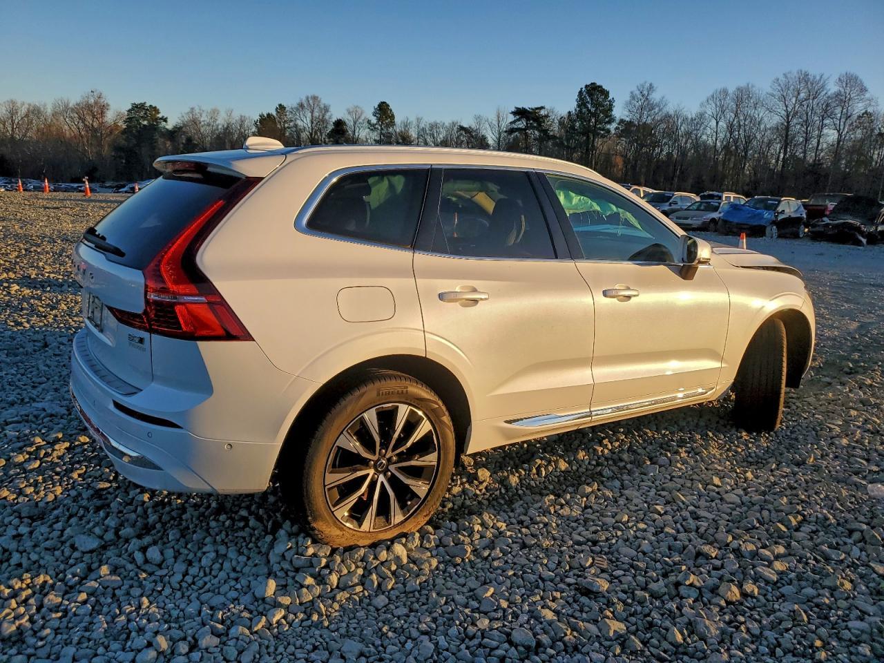 2023 VOLVO XC60