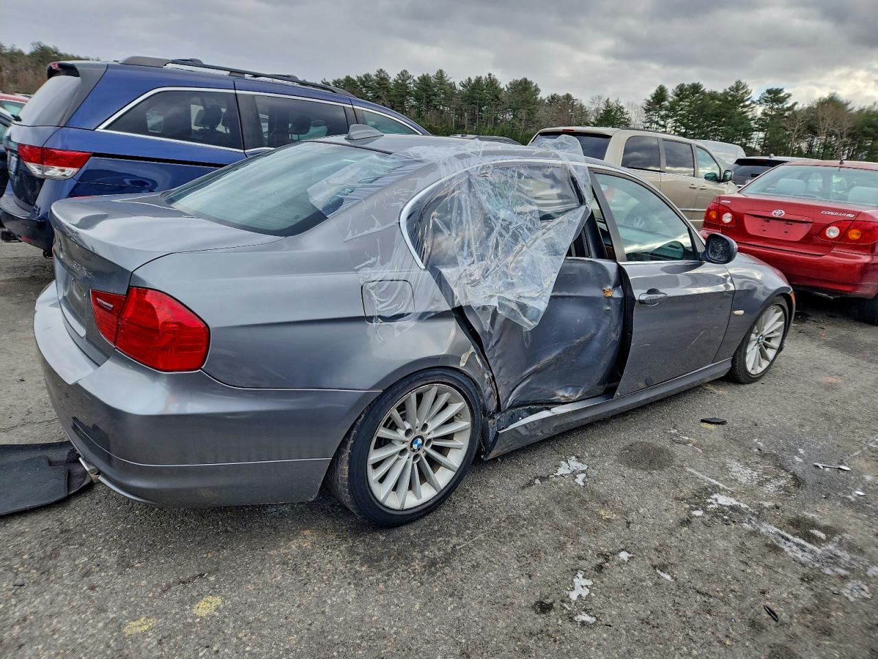 2011 BMW 3 SERIES