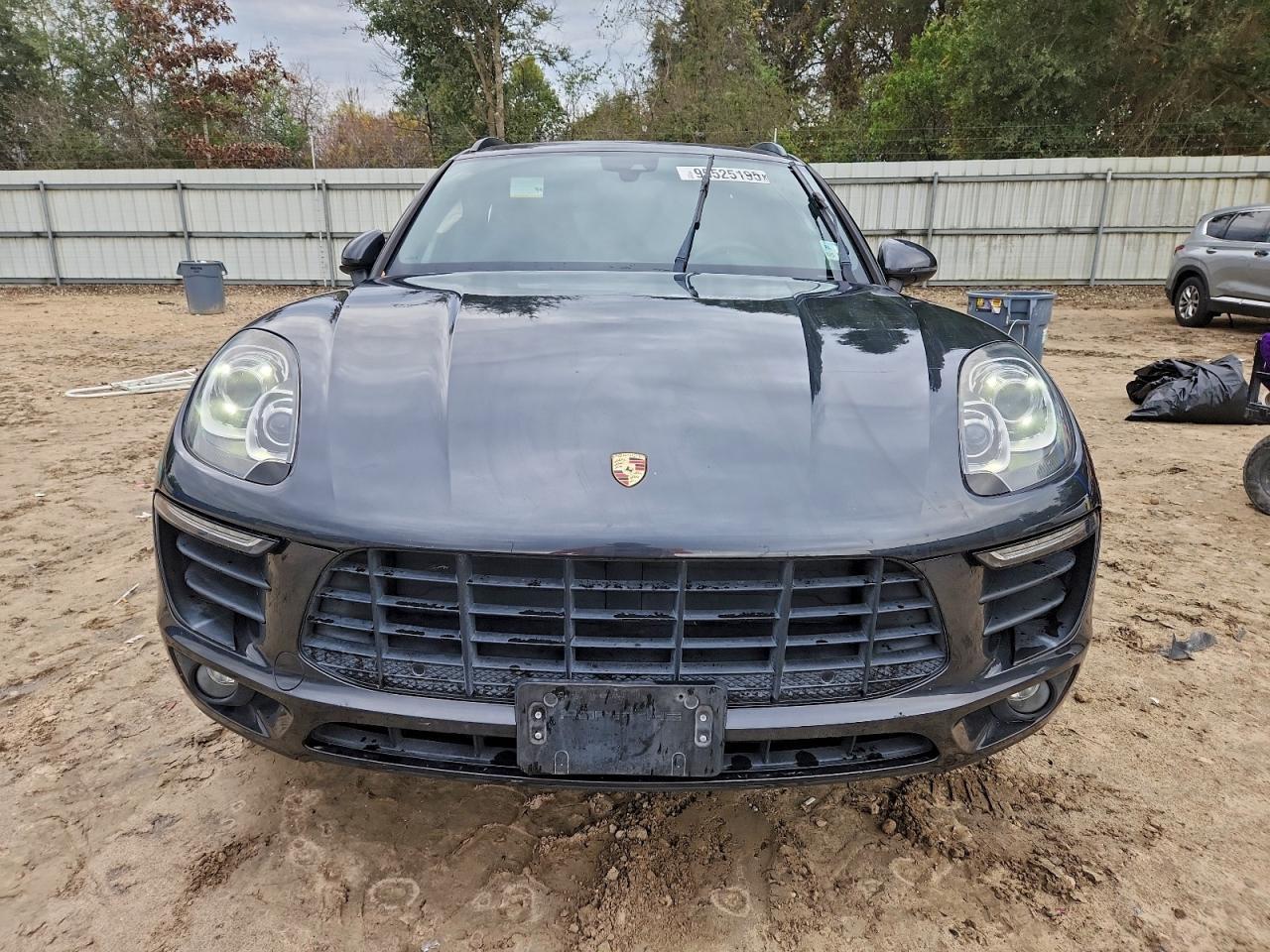 2018 PORSCHE Macan