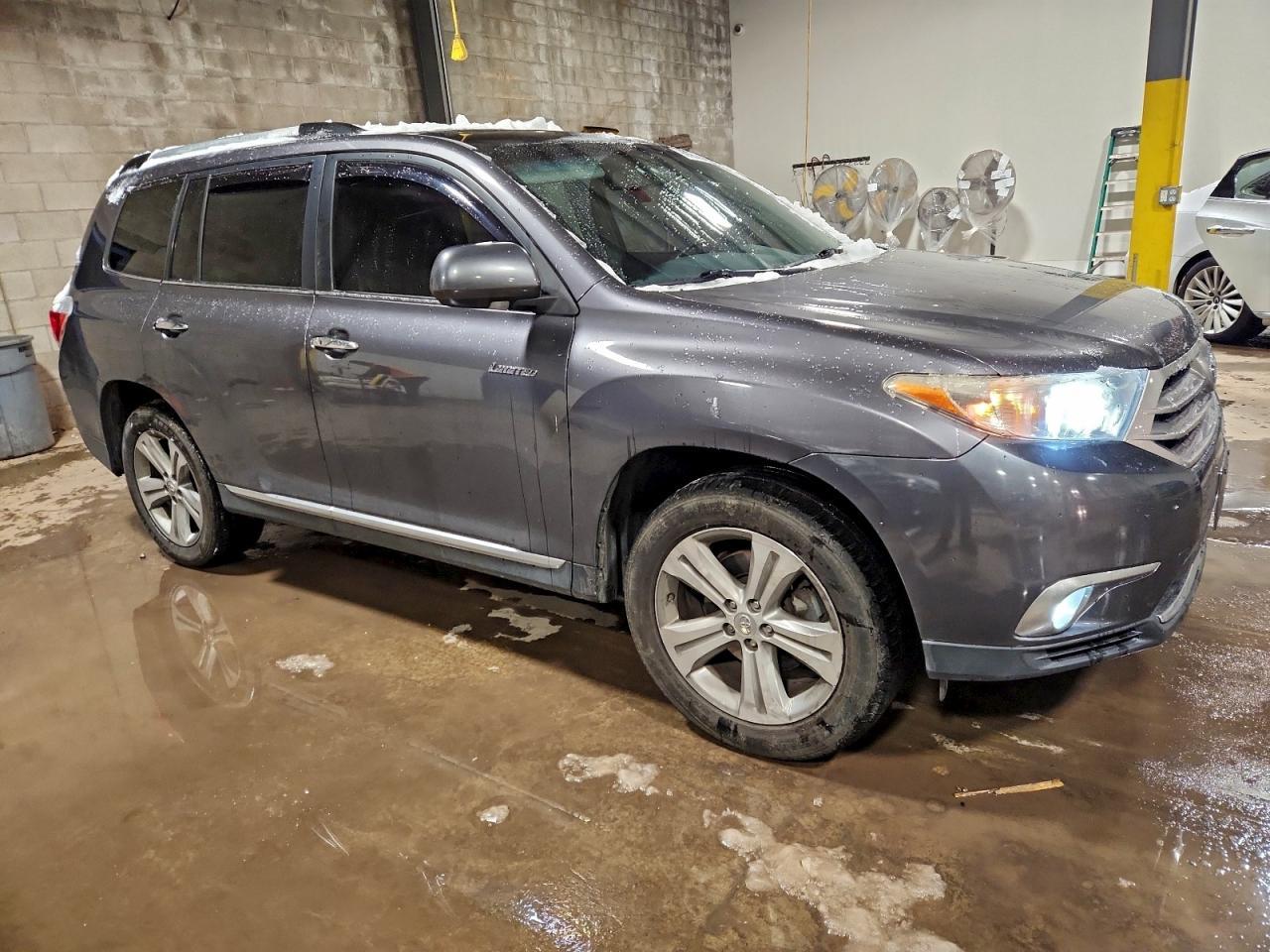 2012 TOYOTA HIGHLANDER