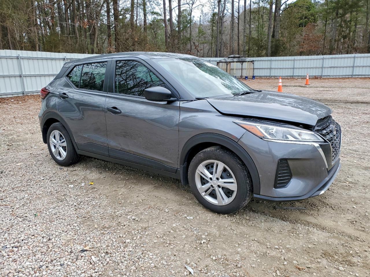 2024 NISSAN KICKS