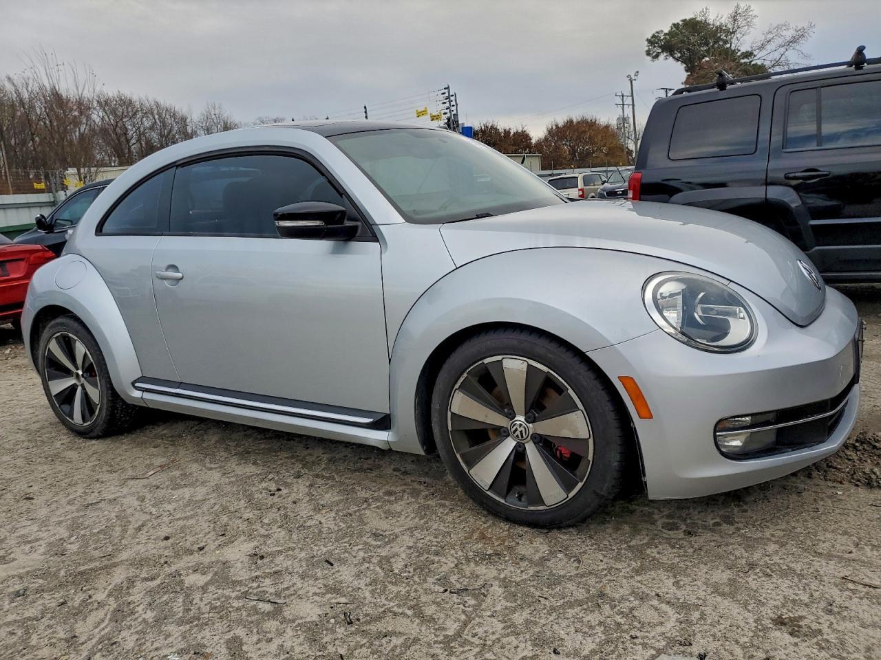 2012 VOLKSWAGEN Beetle