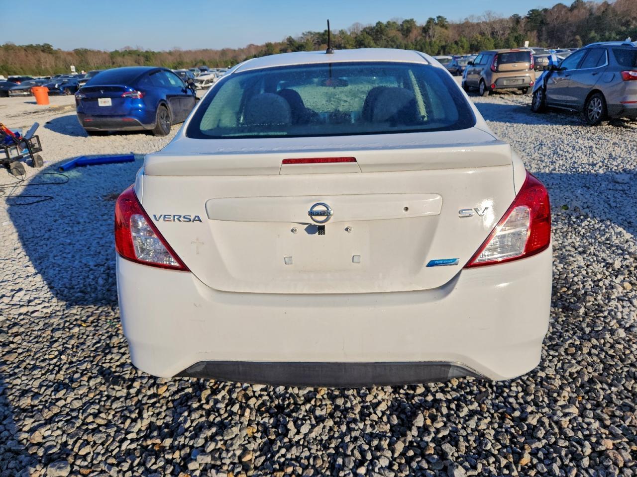 2016 NISSAN VERSA