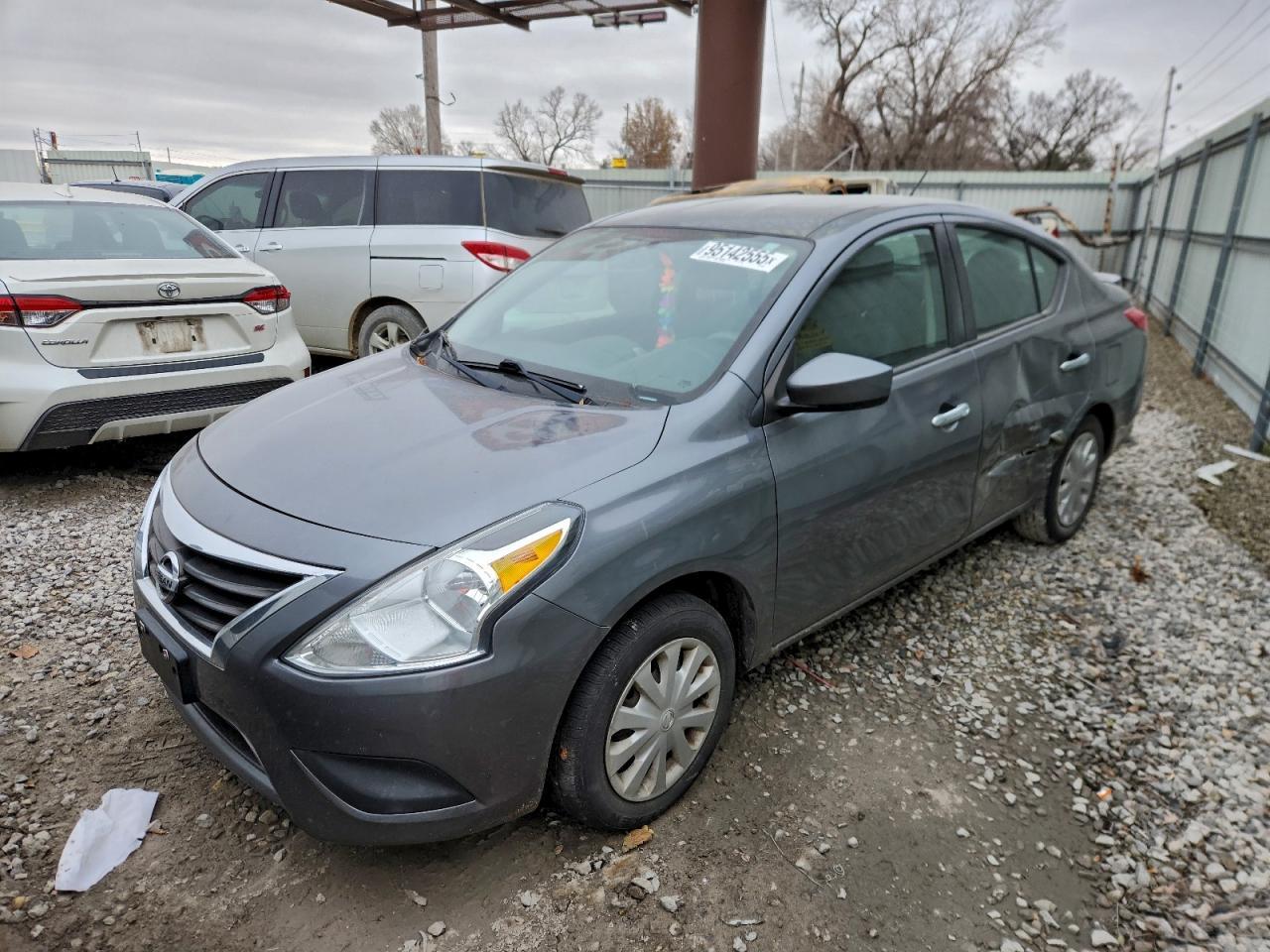 2017 NISSAN VERSA