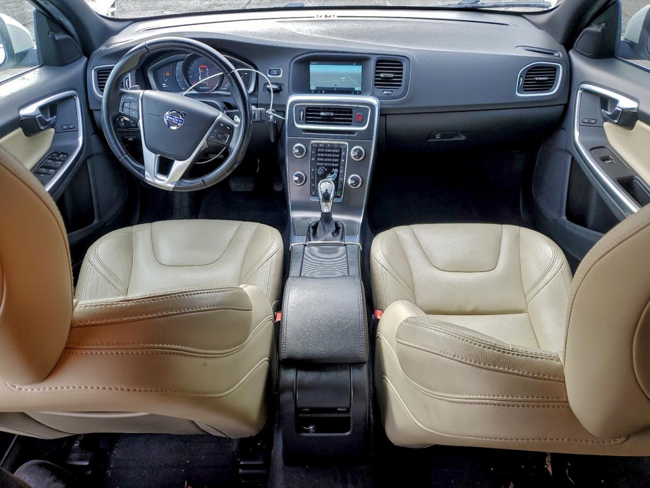 2015 VOLVO S60