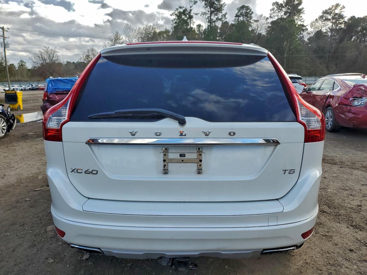 2016 VOLVO XC60