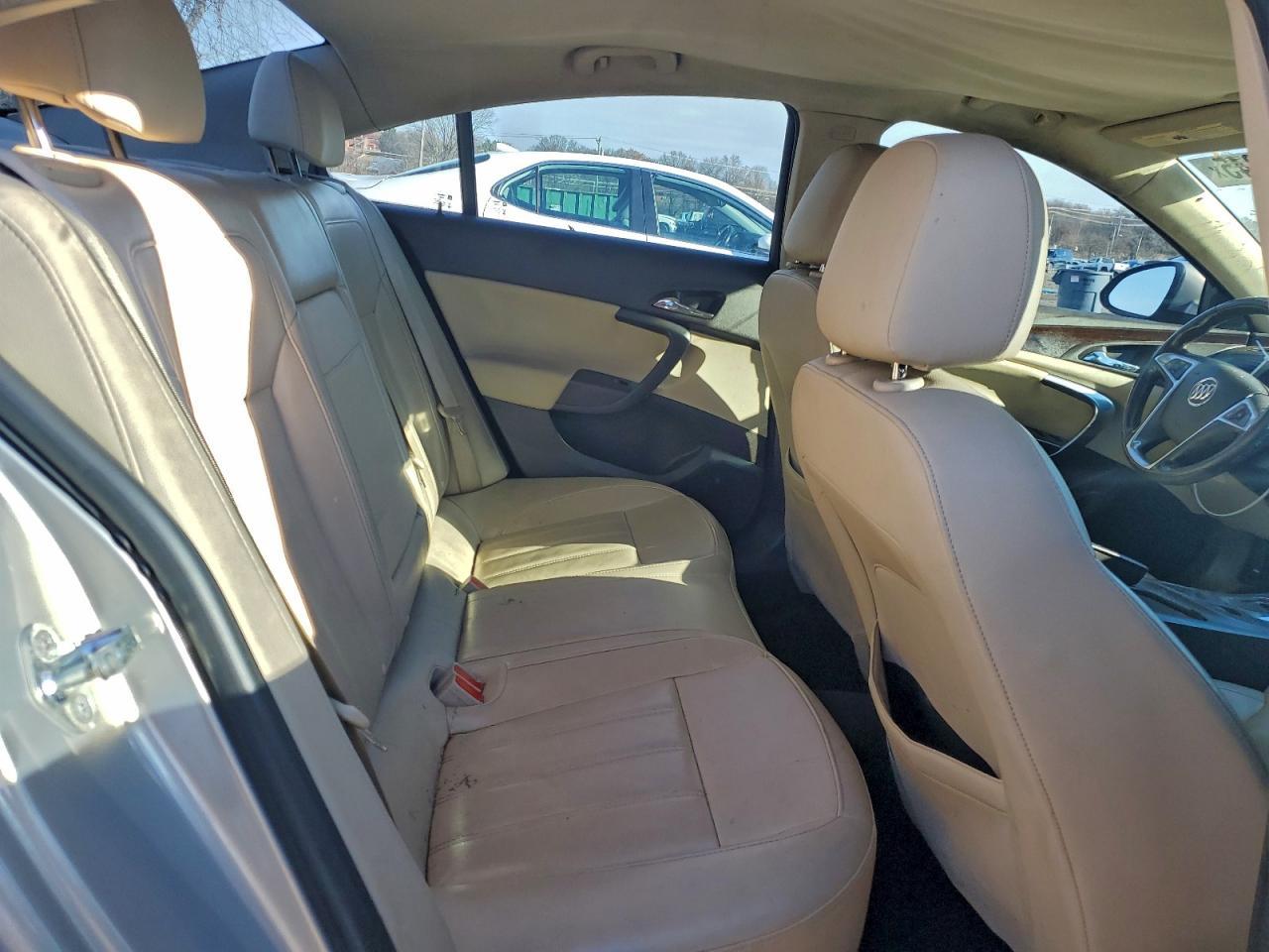 2011 BUICK Regal