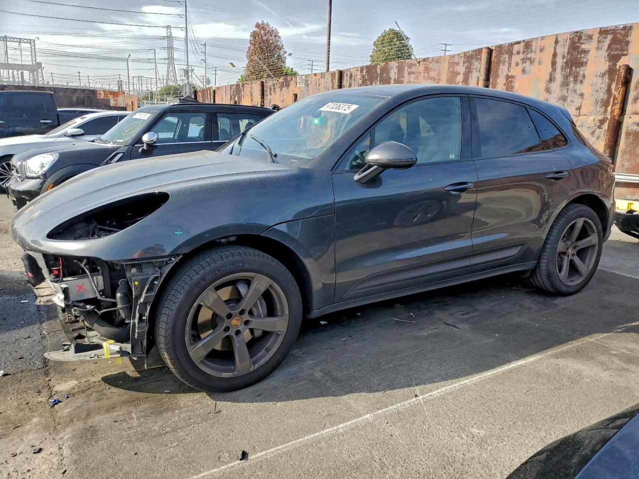 2022 PORSCHE Macan