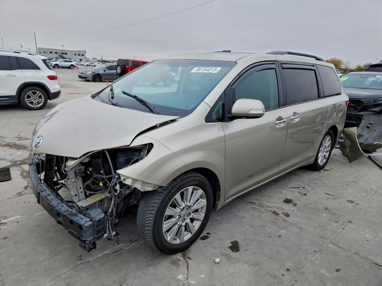 2015 TOYOTA SIENNA