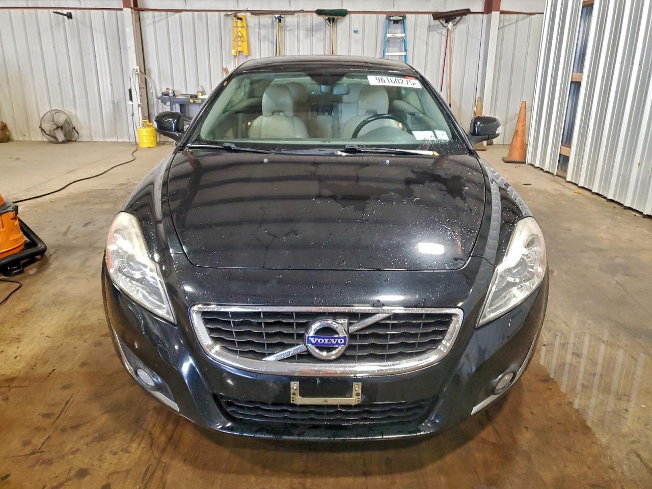 2013 VOLVO C70