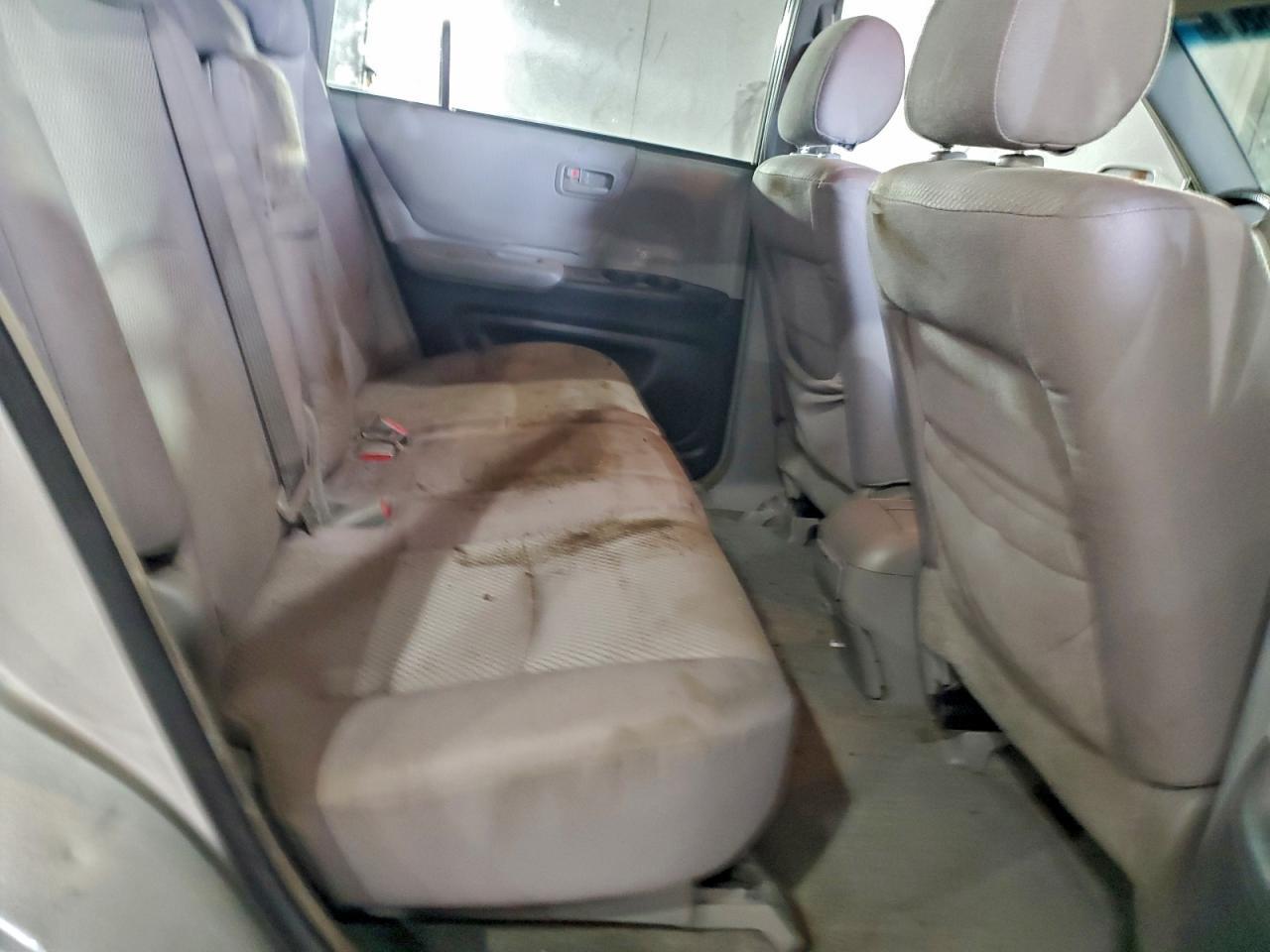 2004 TOYOTA HIGHLANDER