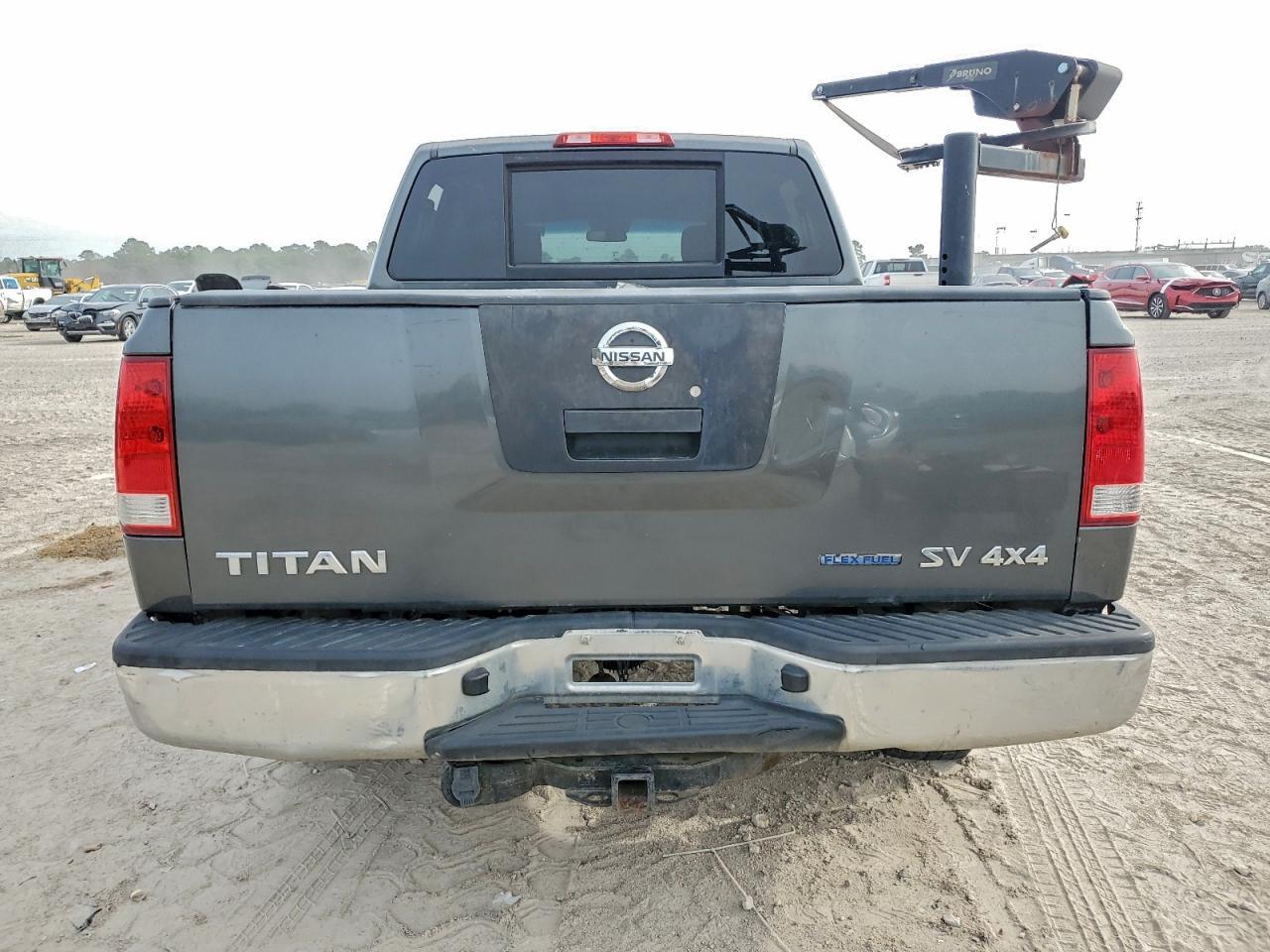 2011 NISSAN Titan