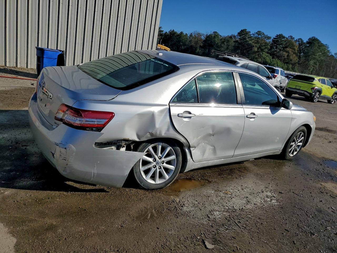 2011 TOYOTA CAMRY