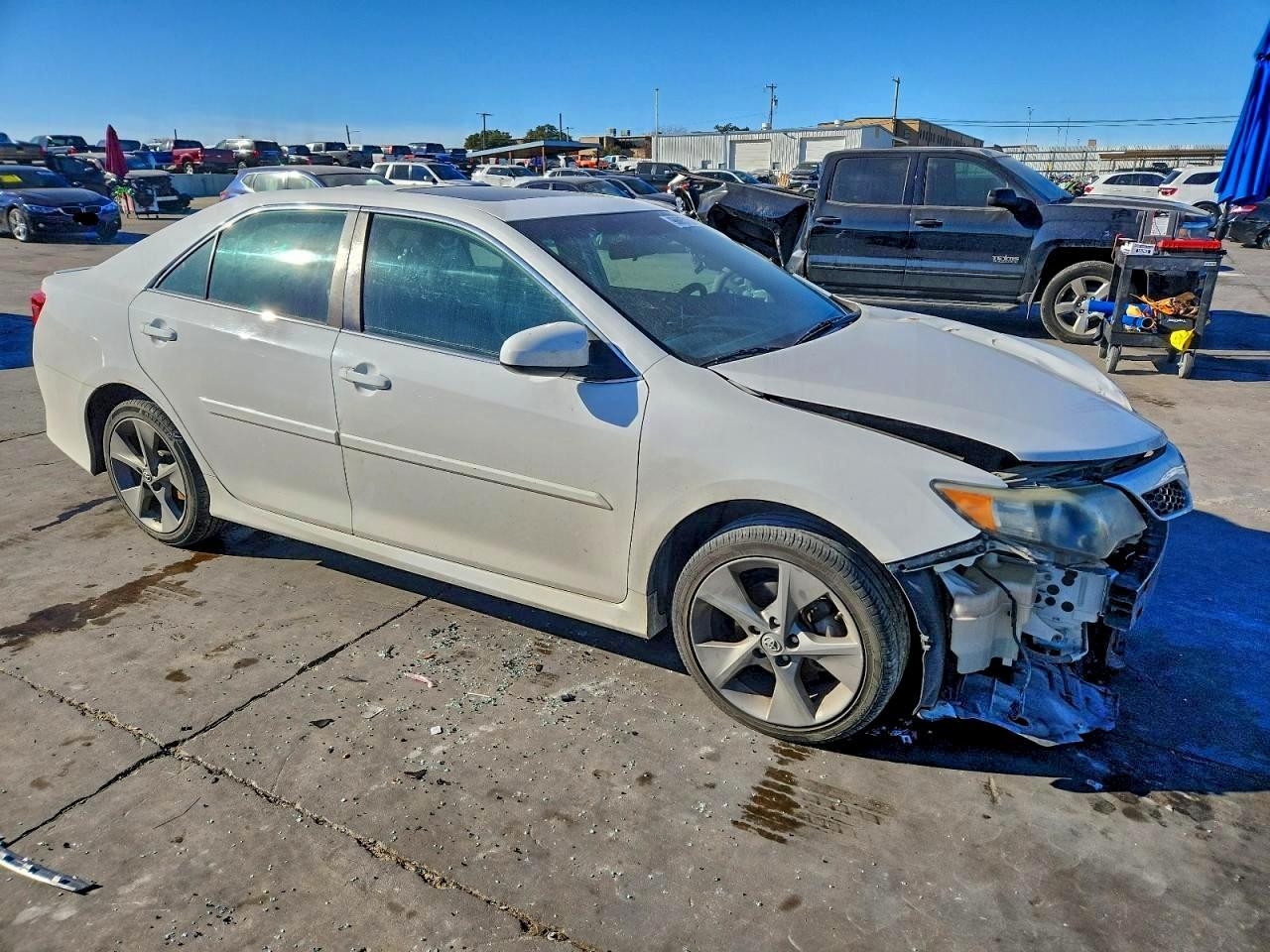 2014 TOYOTA CAMRY