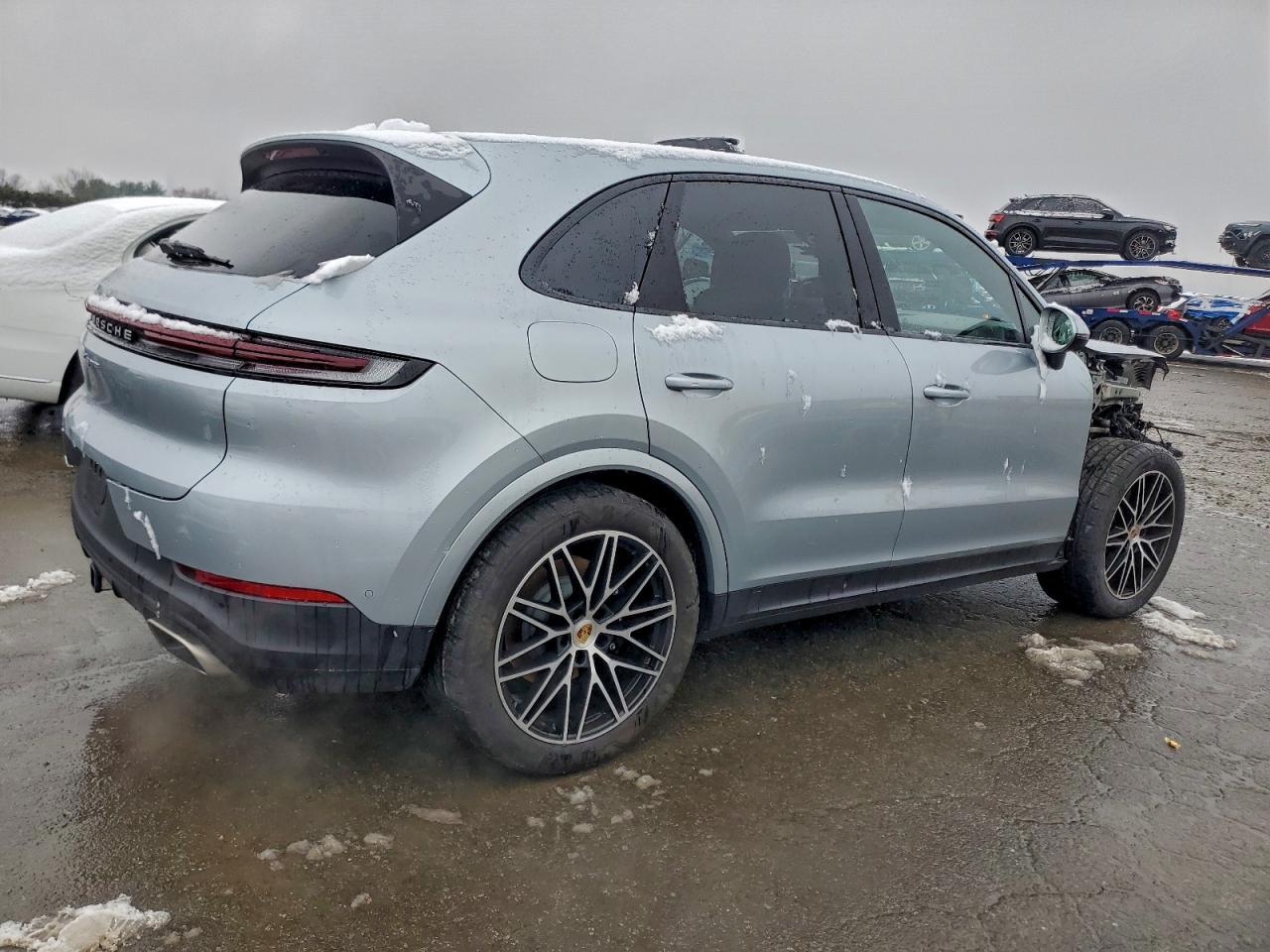 2024 PORSCHE CAYENNE