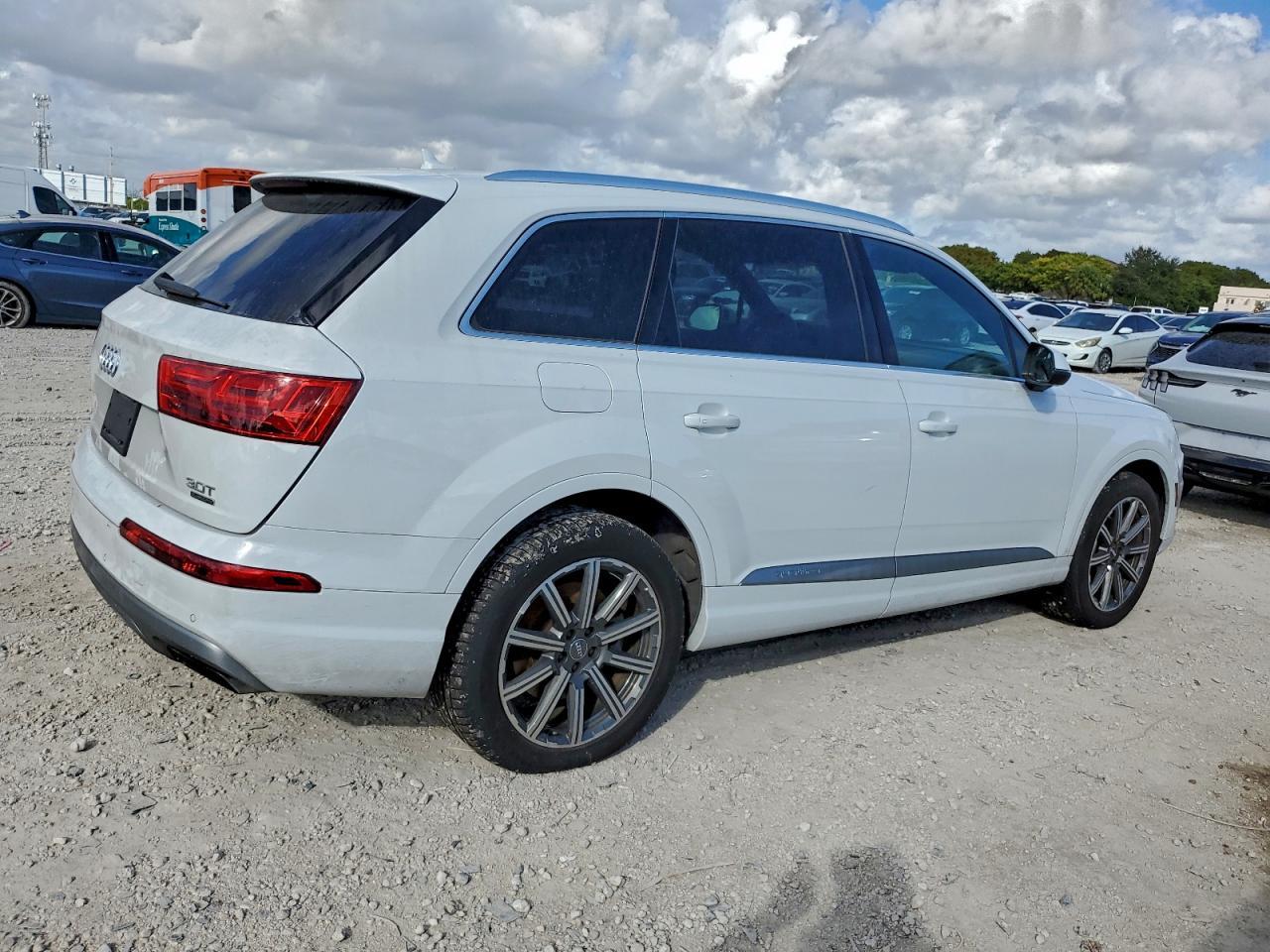 2018 AUDI Q7