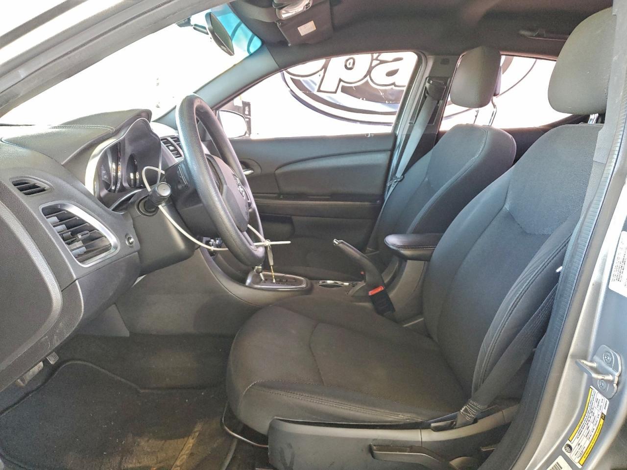 2013 DODGE Avenger
