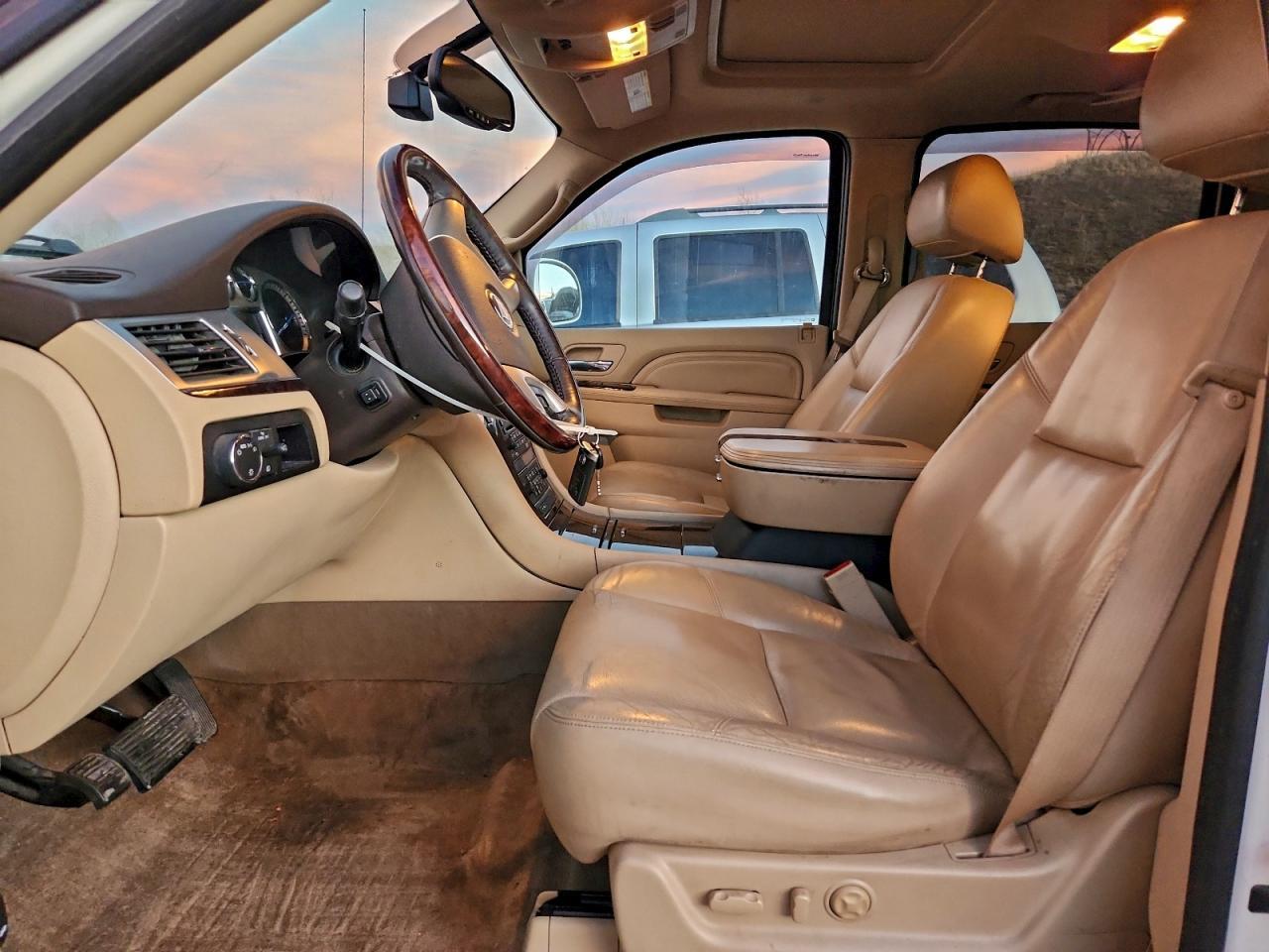 2010 CADILLAC Escalade EXT