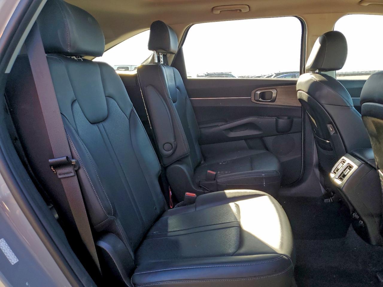2023 KIA SORENTO