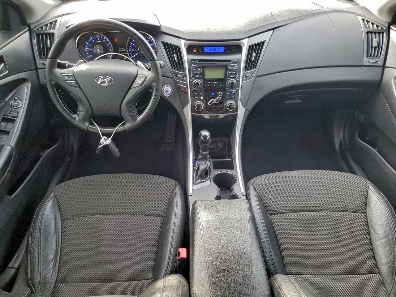 2011 HYUNDAI SONATA