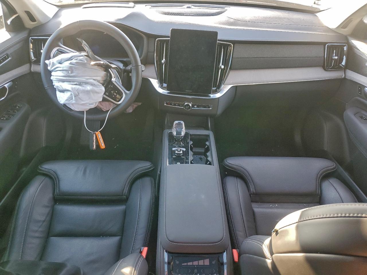 2025 VOLVO XC90